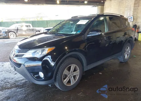 2015 Toyota Rav4 Xle z USA, uszkodzony, nr VIN 2T3RFREV7FW321309